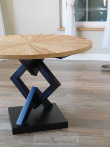 What colours complement oak furniture in the living room?