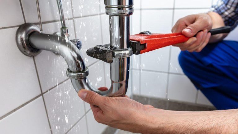 4 Reasons to Hire an Experienced Plumber