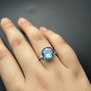 Gemstone Jewelry: Popular Types, Quality Factors, and Meaningful Choices