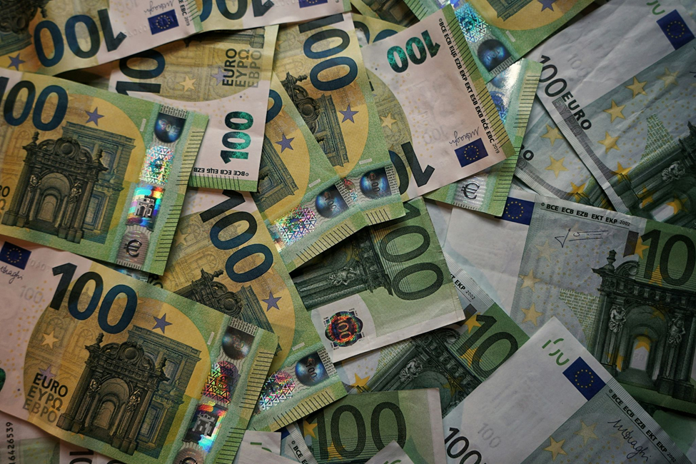 Why Every Business Needs a Cash Counter Device?