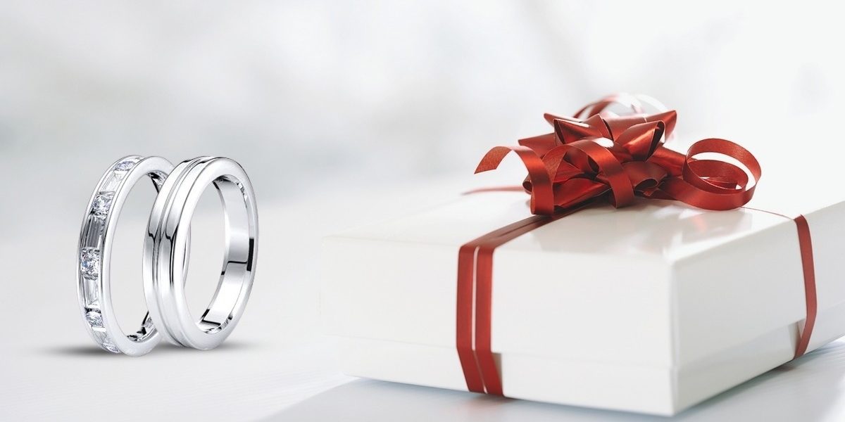Father's Jewelry Gift to His Daughter