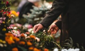 Funeral Etiquette: A Guide for Families and Attendees